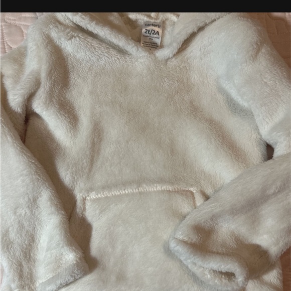 Carter's Size 2T Soft, Fuzzy Jacket With Kangaroo Pockets In The Front, NWOT - Picture 2 of 3
